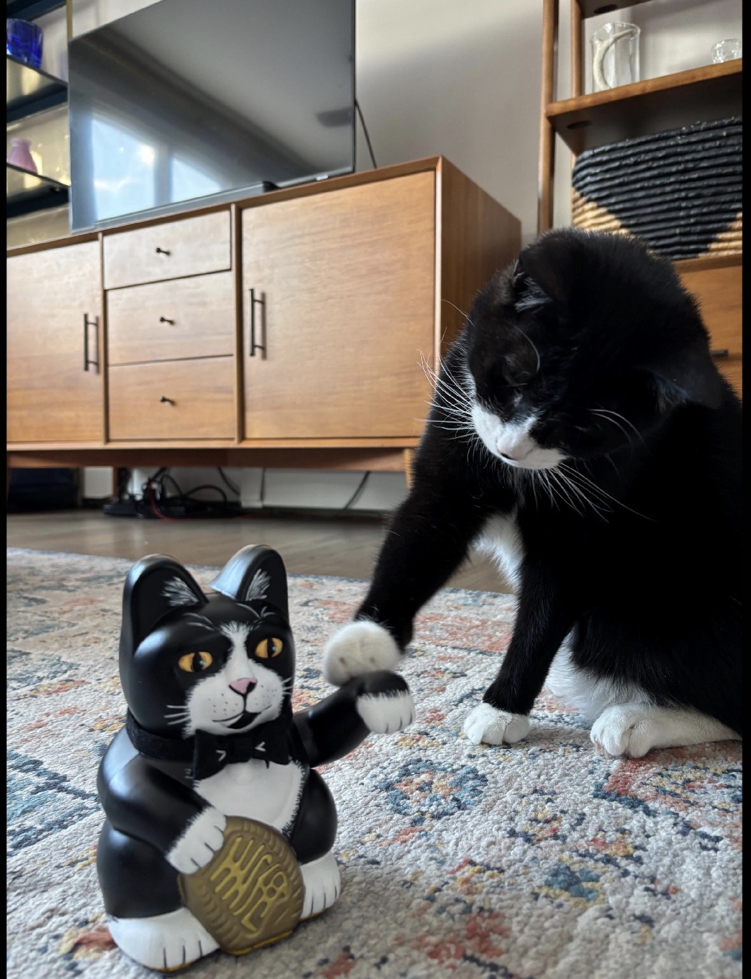 Customer photo of a custom lucky cat hand-painted Maneki Neko Lucky Cat from Endorphin Art — 5-star review by Phillip