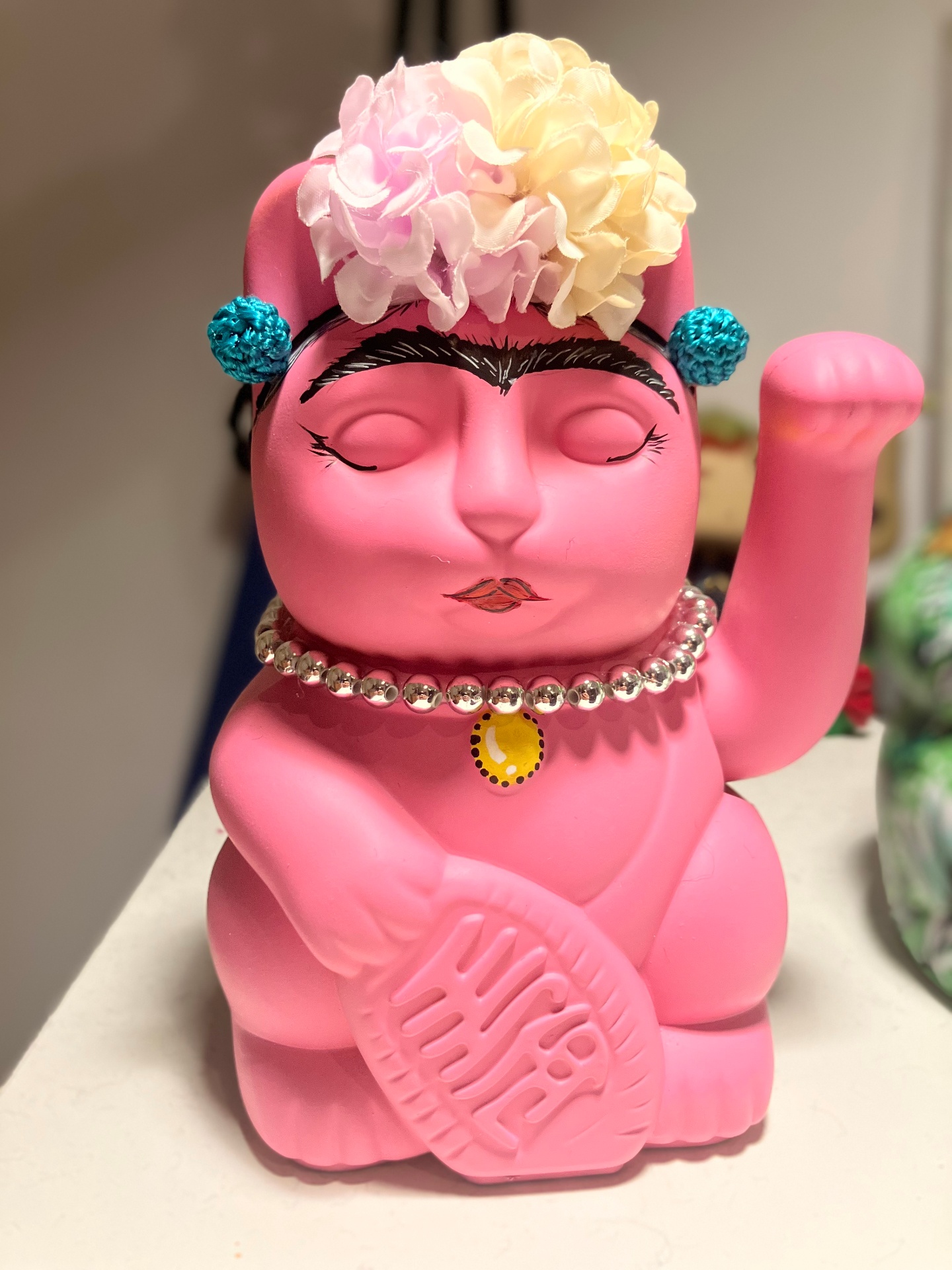 Customer photo of a frida kahlo lucky cat hand-painted Maneki Neko Lucky Cat from Endorphin Art — 5-star review by Kat